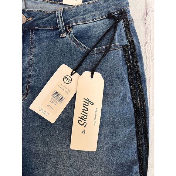 FTF Fashion To Figure Women's 16 Glitter Stripe Skinny Jeans Dark Wash New - Picture 3 of 6